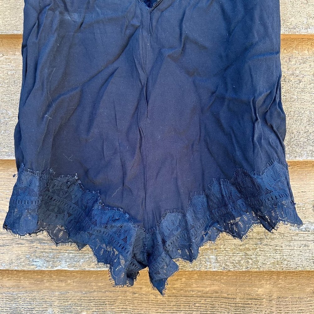 Lovers + Friends Black Lace V-Neck Romper Layered Size XS - Picture 7 of 8